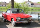 Peugeot 204 cabriolet  Peugeot 204 cabriolet, bourse de Joigny, 1 mai 2022